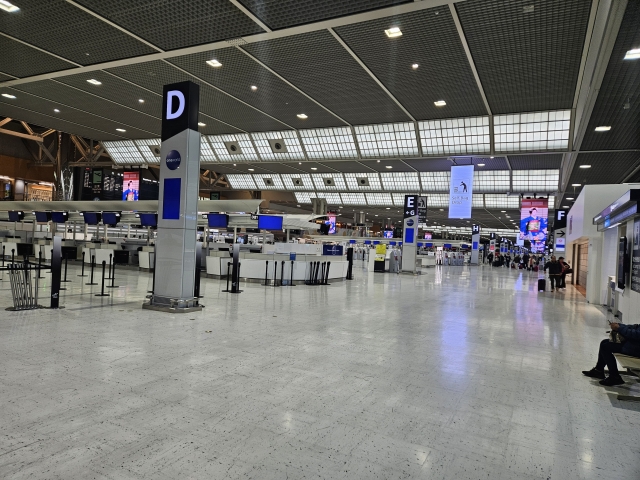 空港ターミナル外観イメージ